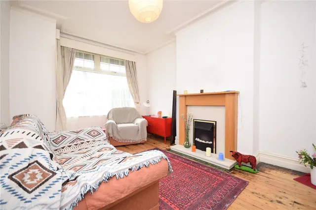 Cross Flatts Row, Leeds, LS11, photo 2
