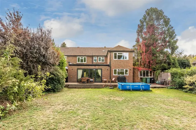 Yarm Close, Leatherhead, KT22, photo 3