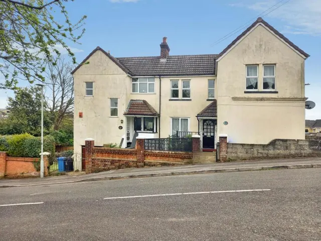 Alcester Road, Poole, BH12, photo 1