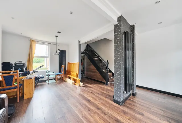 Photo 3 — Copt Elm Road, Gloucestershire, Charlton Kings, GL53 8AL