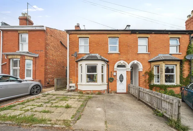 Copt Elm Road, Gloucestershire, Charlton Kings, GL53 8AL, photo 1