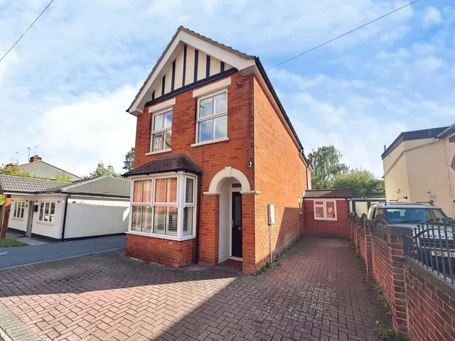 Albert Street, Fleet, GU51, photo 1