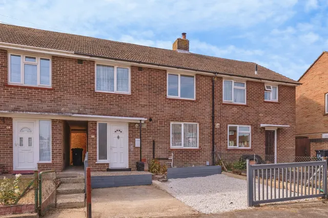 Bondfields Crescent, Havant, photo 1