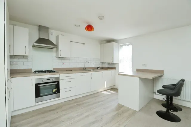 Photo 2 — Rosso Close, Doncaster, South Yorkshire, DN4