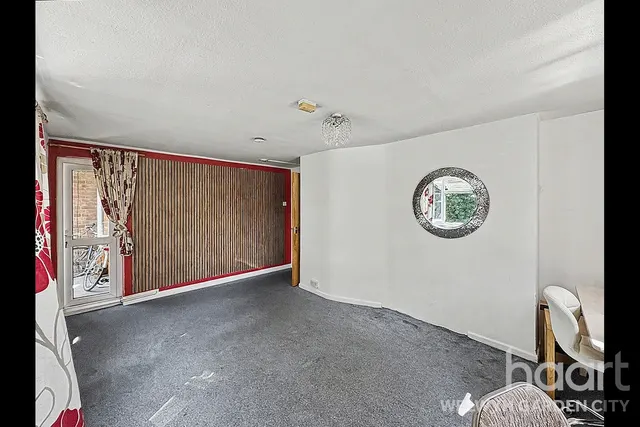 Chelwood Avenue, Hatfield, AL10, photo 2