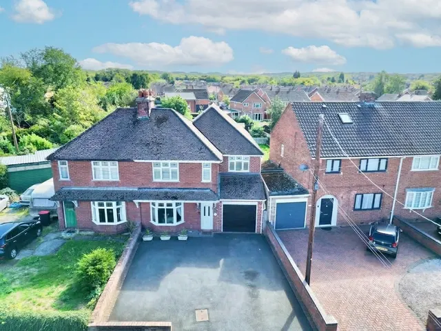 Wellington Road, Muxton, TF2, photo 1