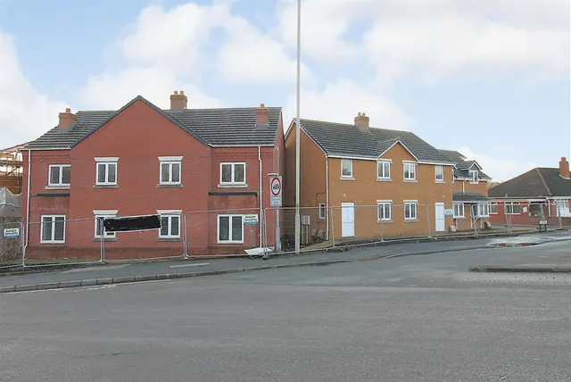 Caledonia, Brierley Hill, photo 1