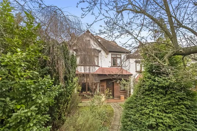 Photo 2 — Abbotswood Road, London, United Kingdom, SW16 1AP