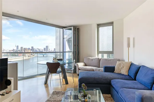 Photo 3 — Eastfields Avenue, Putney, London, SW18 1JU
