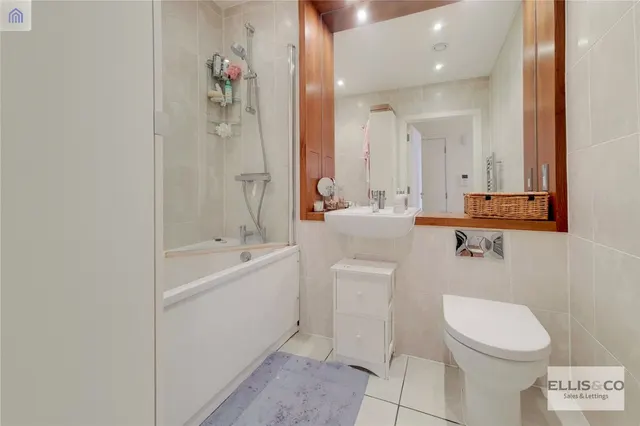 Hatton Road, Wembley, HA0, photo 3