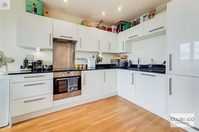 Hatton Road, Wembley, HA0, photo 1