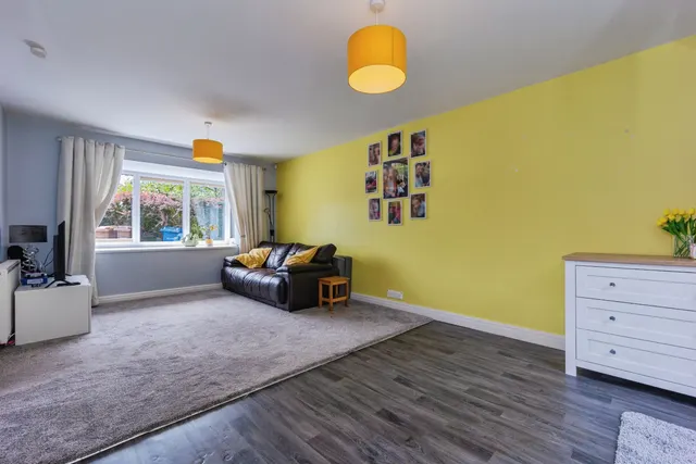 Duncombe Close, Stockport, SK7, photo 2