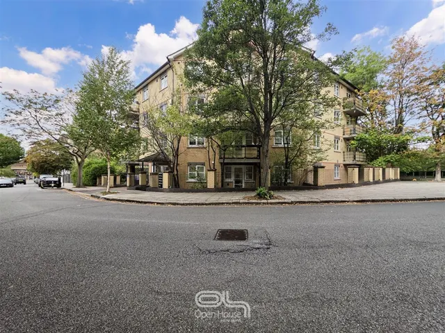 Alexandra Road, London, NW8, photo 2