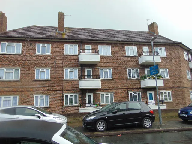 Longbridge Road, Dagenham, RM8, photo 1