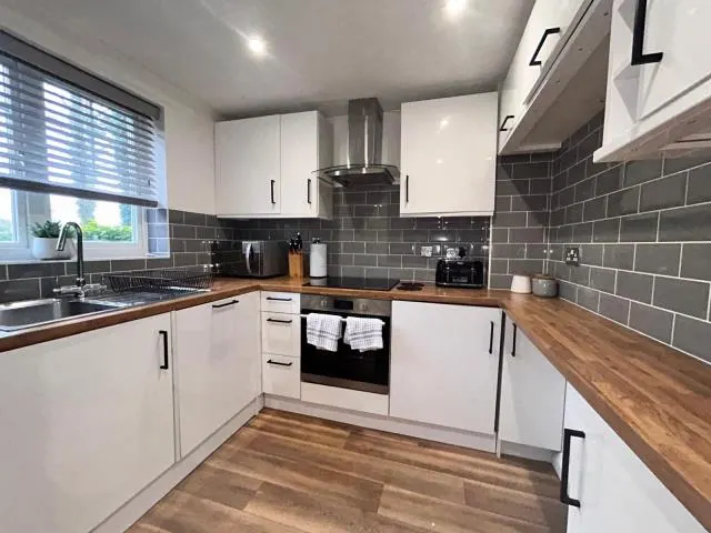 Gould Close, Newbury, RG14, photo 2