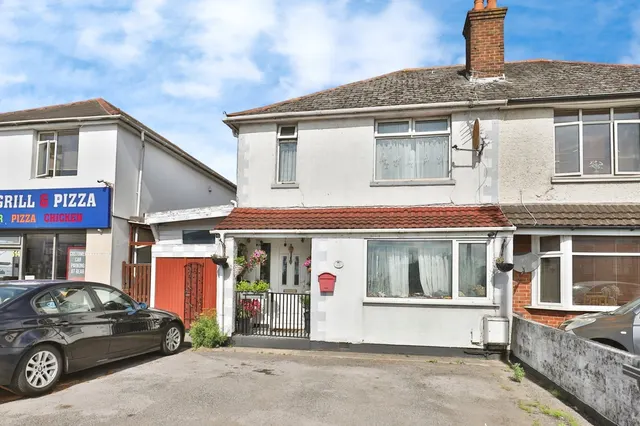 Ringwood Road, Poole, BH12, photo 1