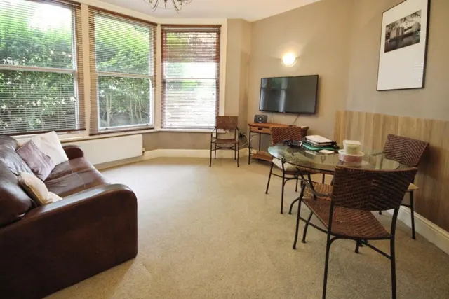 St. Marys Walk, Harrogate, HG2, photo 3