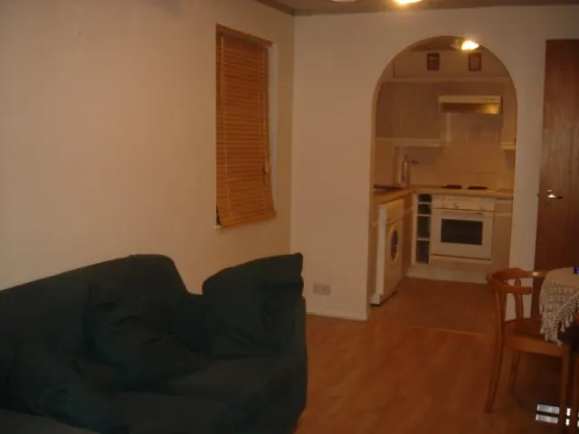 Conifer Way, Wembley, HA0, photo 1