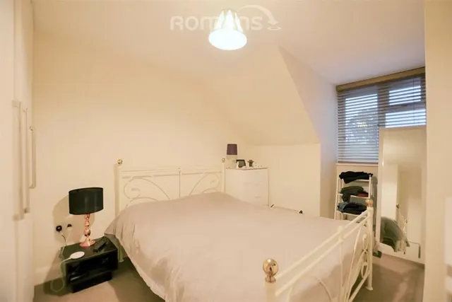 Yorktown Road, Sandhurst, GU47, photo 3