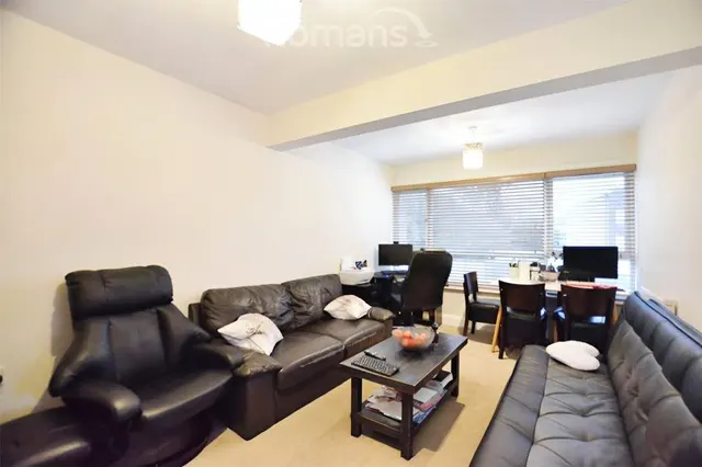 Yorktown Road, Sandhurst, GU47, photo 2