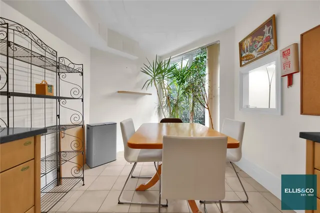 Hendon Lane, Finchley, N3, photo 2