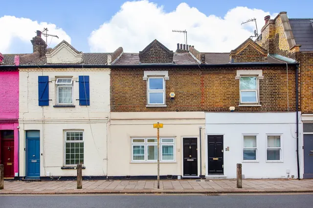 Strath Terrace, London, SW11, photo 1