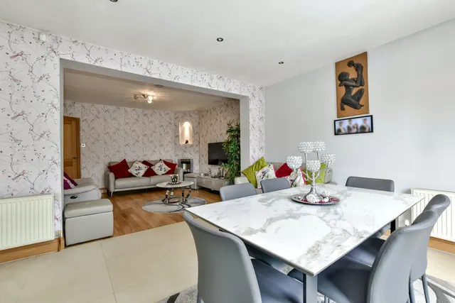 Photo 3 — Woodford Crescent, Pinner, Greater London, HA5 3TZ