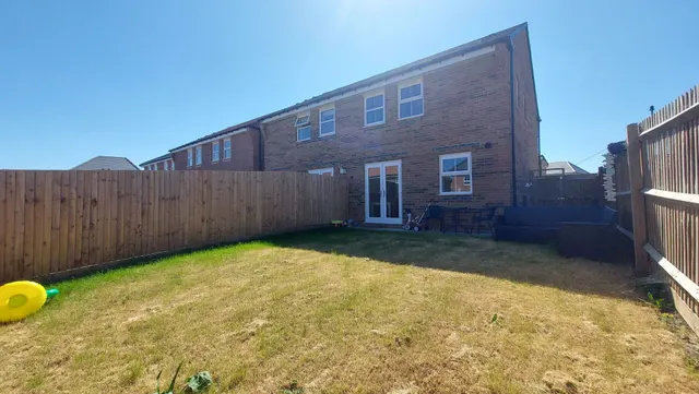 Photo 2 — Bellamy Way, Bourne, PE10