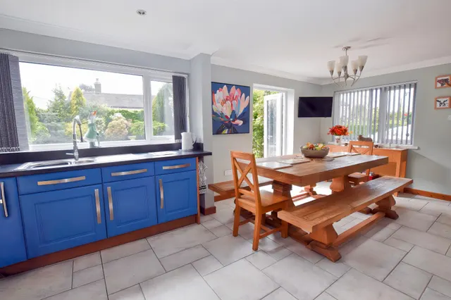 Sovereign Lane, Ashley, photo 2