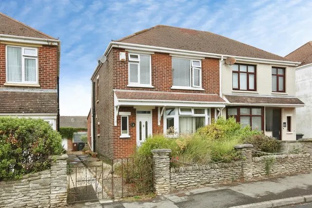 Fisgard Road, Gosport, photo 1