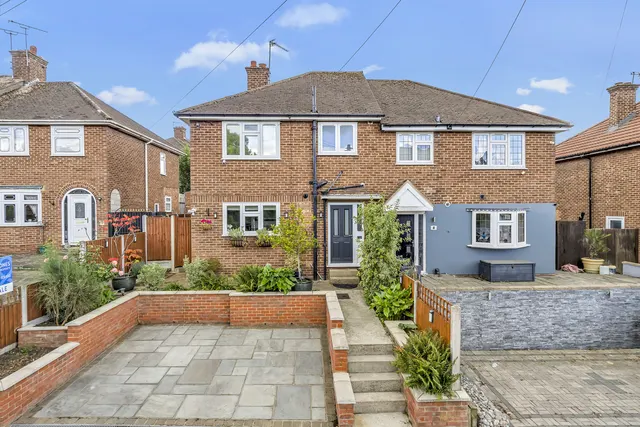 St. Johns Road, Romford, RM5, photo 1