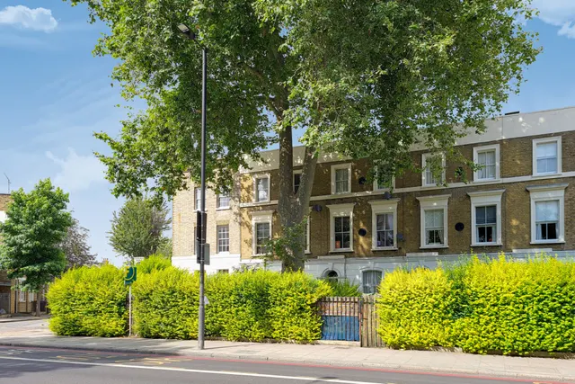 Photo 3 — 305b City Road, London