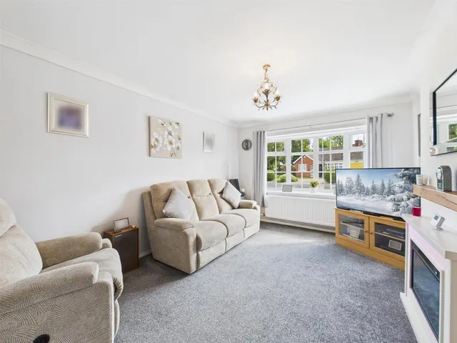 Photo 2 — Pateley Moor Close, North Hykeham, Lincoln