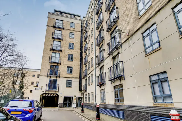 Flat 3, The Cobalt Building, 10-15 Bridgewater Square, London, photo 1
