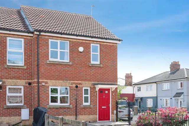 Follifoot Drive, Hull, photo 1