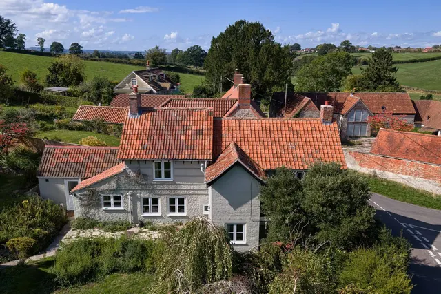 Temple, Corsley, BA12, photo 1