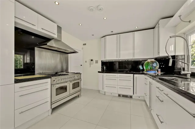 Photo 3 — Hinchley Drive, Esher, Surrey, KT10 0BZ