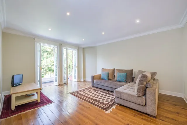 Belsize Lane, Belsize Park, NW3, photo 2
