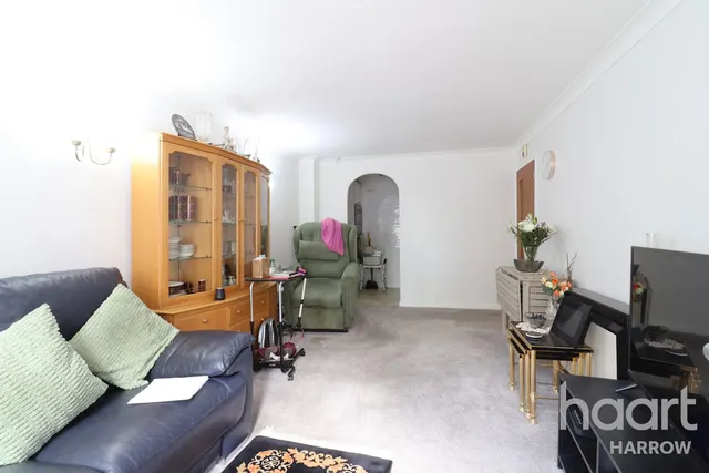 Oakdene Close, Pinner, HA5, photo 1