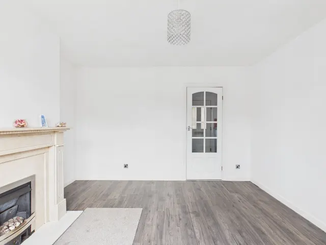 Stonecliffe Avenue, Stalybridge, SK15, photo 3