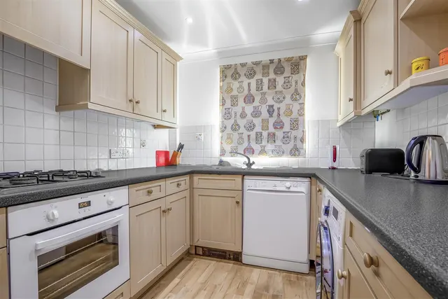 Upper Richmond Road, Putney, SW15, photo 2