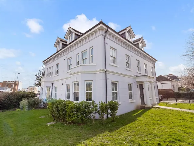 Oxford Road, Worthing, photo 1
