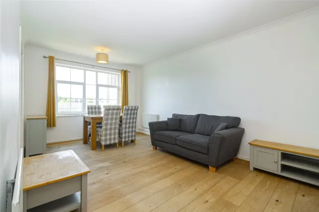 Cornwallis Road, Woolwich, SE18, photo 1