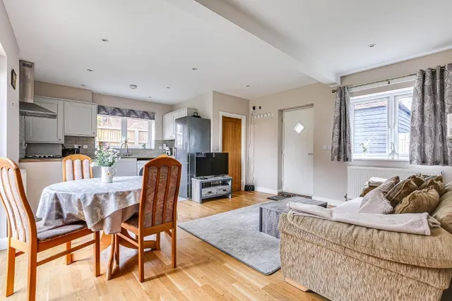 Crowhurst Road, Lingfield, photo 2