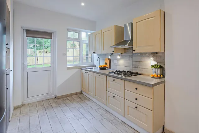 Kings Road, Brentwood, CM14, photo 3