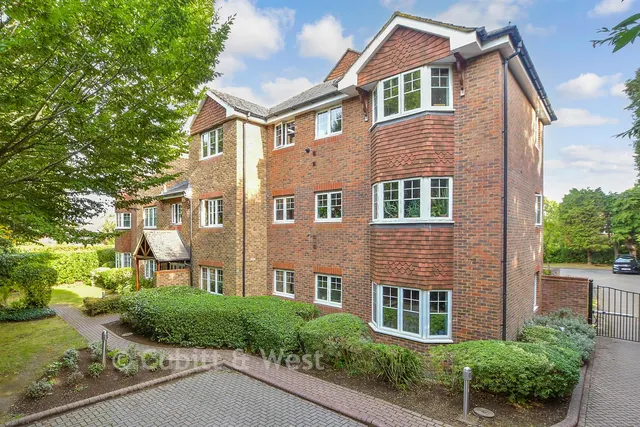 London Road, East Grinstead, RH19, photo 1