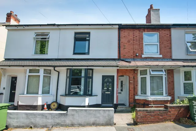 Avenue Road, Wednesbury, photo 1