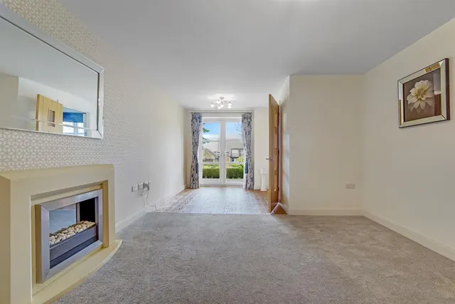 Westhall Road, Warlingham, CR6, photo 1
