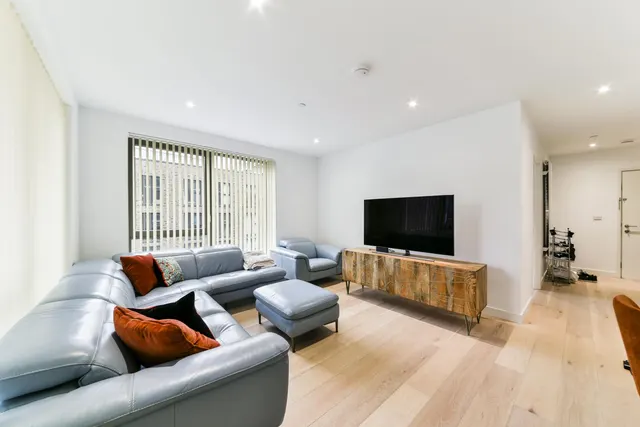 Pendant Court, Royal Wharf, E16, photo 2