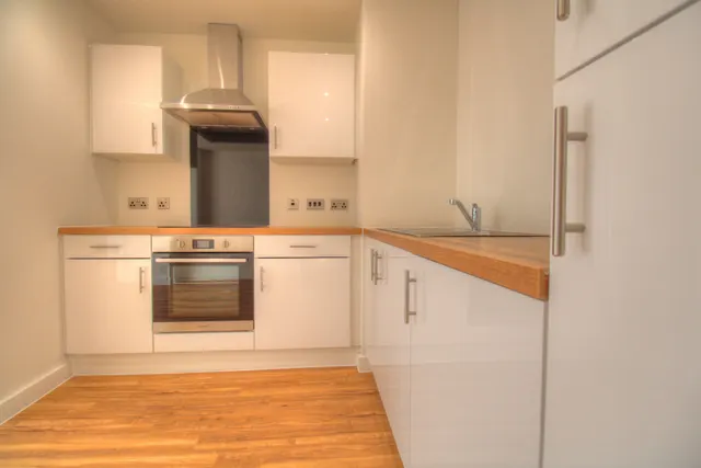 Pomona Strand, Manchester, M16, photo 3